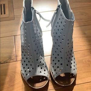 Toms grey open toe shoe